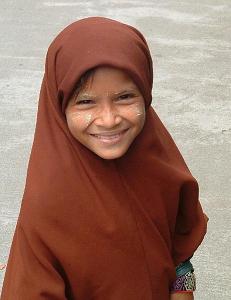 109261-burmese-muslim-girl-0.jpg